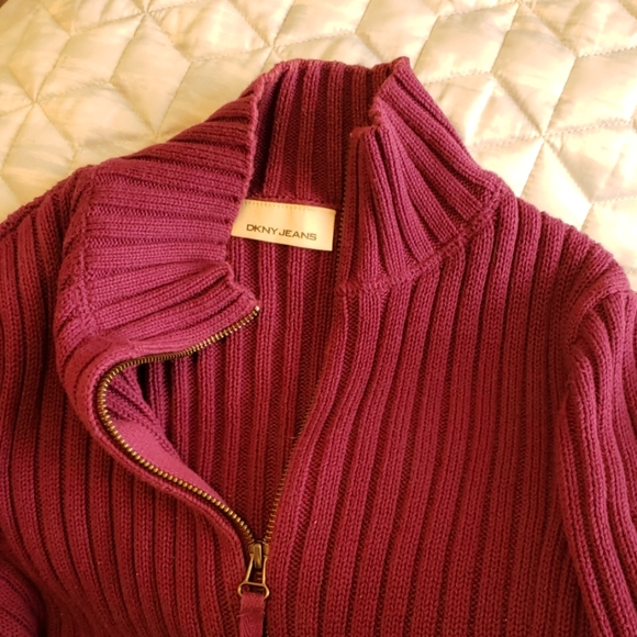Authentic DKNY Jeans sweater - Picture 3 of 4